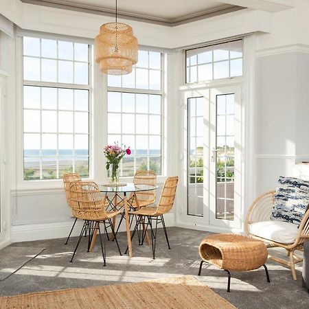 A View Of The Bay- Panoramic Sea Views- Sleeps 4 Apartment Westgate-on-Sea Exterior photo