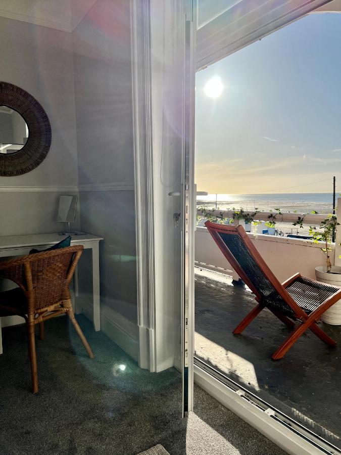 A View Of The Bay- Panoramic Sea Views- Sleeps 4 Apartment Westgate-on-Sea Exterior photo