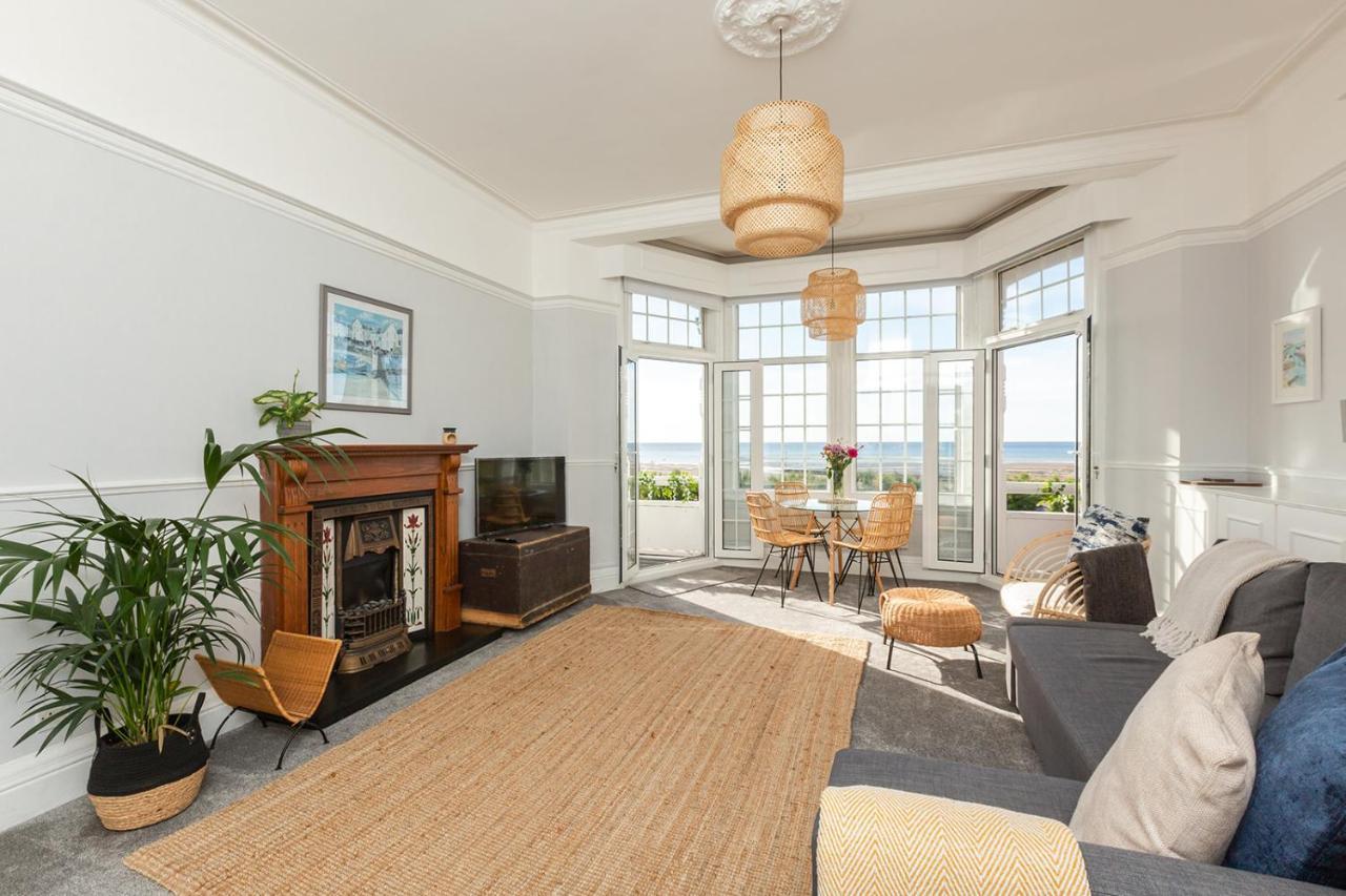 A View Of The Bay- Panoramic Sea Views- Sleeps 4 Apartment Westgate-on-Sea Exterior photo