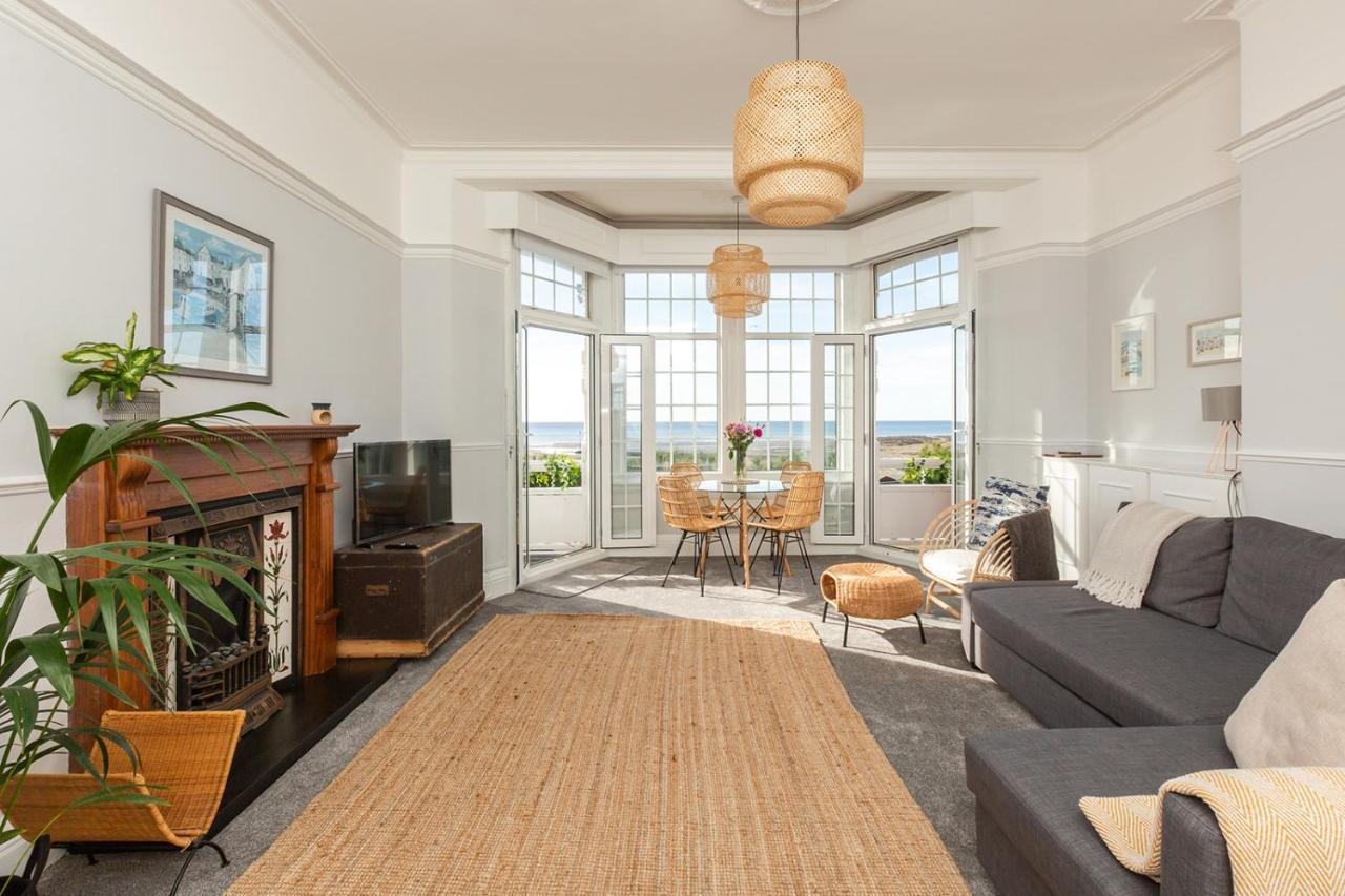 A View Of The Bay- Panoramic Sea Views- Sleeps 4 Apartment Westgate-on-Sea Exterior photo