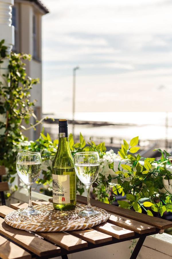 A View Of The Bay- Panoramic Sea Views- Sleeps 4 Apartment Westgate-on-Sea Exterior photo
