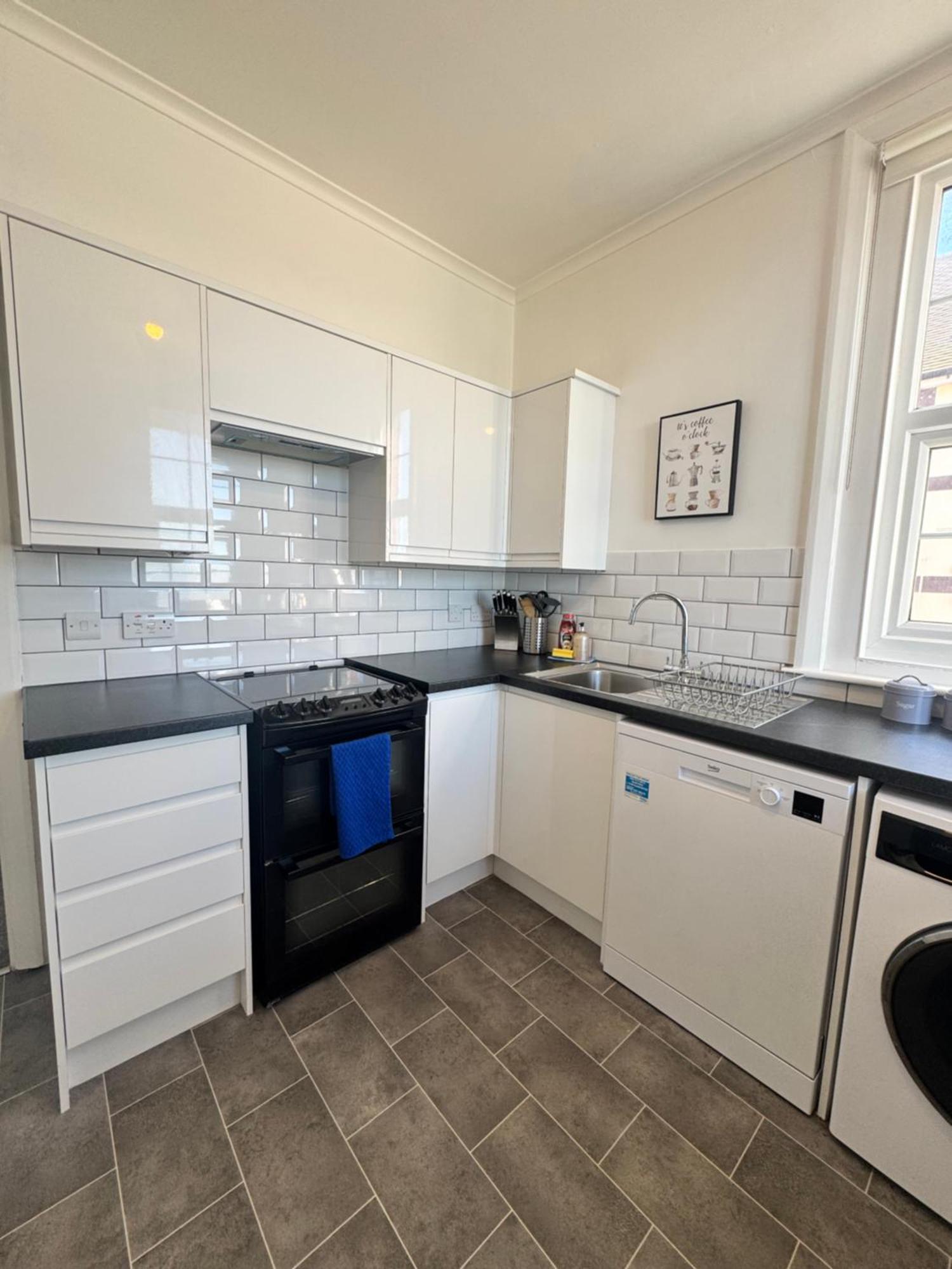 A View Of The Bay- Panoramic Sea Views- Sleeps 4 Apartment Westgate-on-Sea Exterior photo